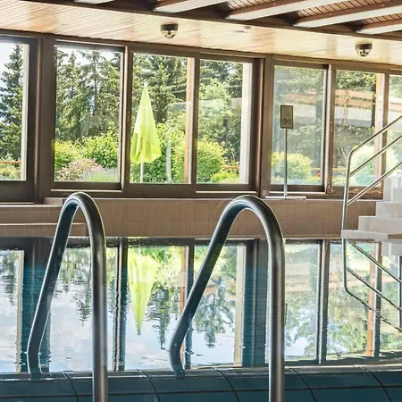 Cosy Piscine Vue Alpes Montana Appartement *