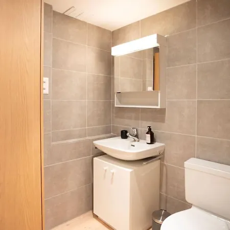 Appartement Cosy Piscine Vue Alpes Montana