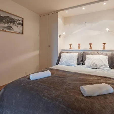 Cosy Piscine Vue Alpes Montana *