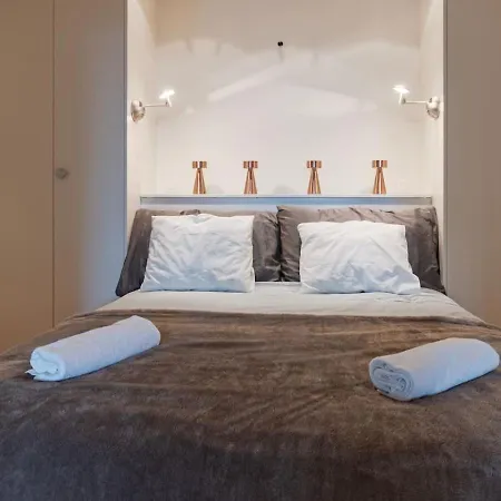 Appartement Cosy Piscine Vue Alpes Montana *