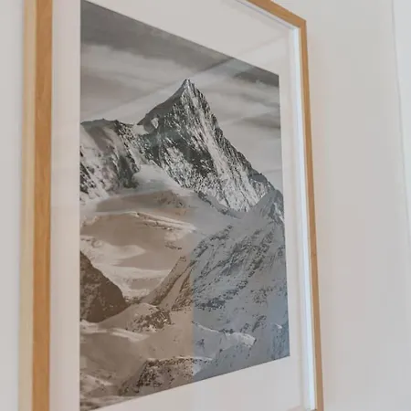 Cosy Piscine Vue Alpes Montana Appartement *