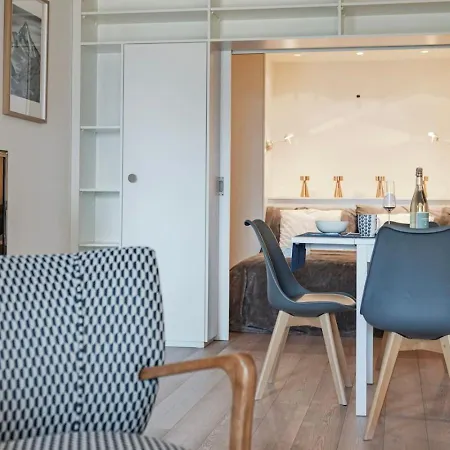 Appartement Cosy Piscine Vue Alpes Montana *